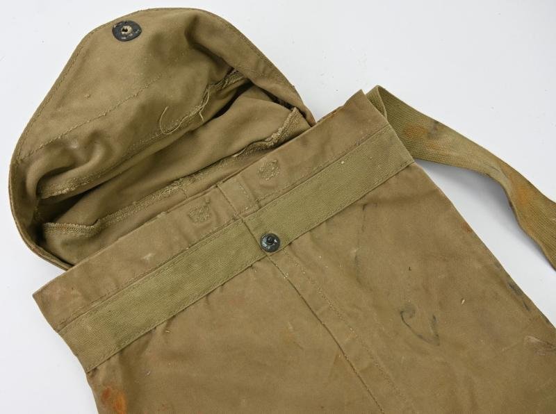 US WW2 Bazooka Ammo Bag 1st pattern — image 3