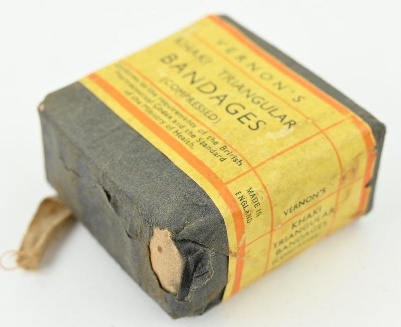 British WW2 Khaki Triangular Bandages Package — image 3