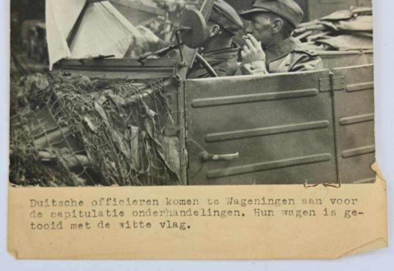 Dutch Press Photo 'Capitulation of the German troops in Holland' — image 2