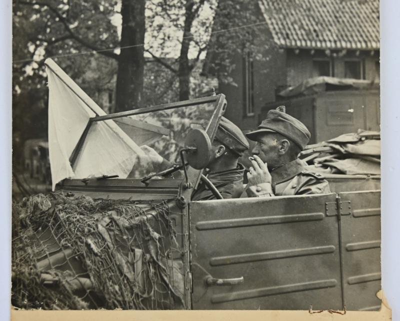 Dutch Press Photo 'Capitulation of the German troops in Holland' — image 3