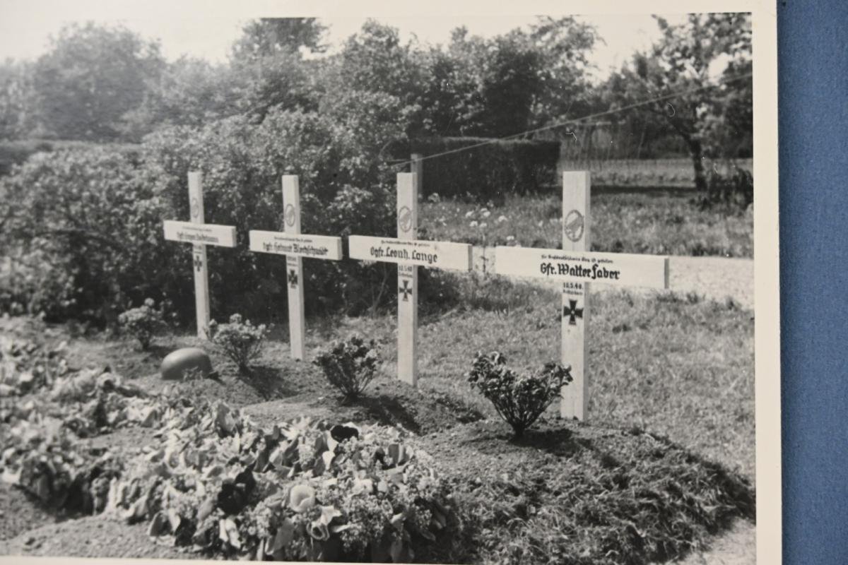 German LW FSJ Picture Album 'Holland' — image 17