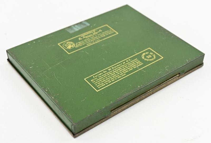 US WW2 period Lucky Strike Cigarets Tin Can — image 3