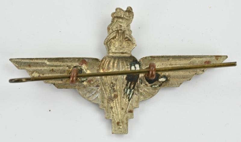 British WW2 Airborne Paratrooper Cap Badge — image 3