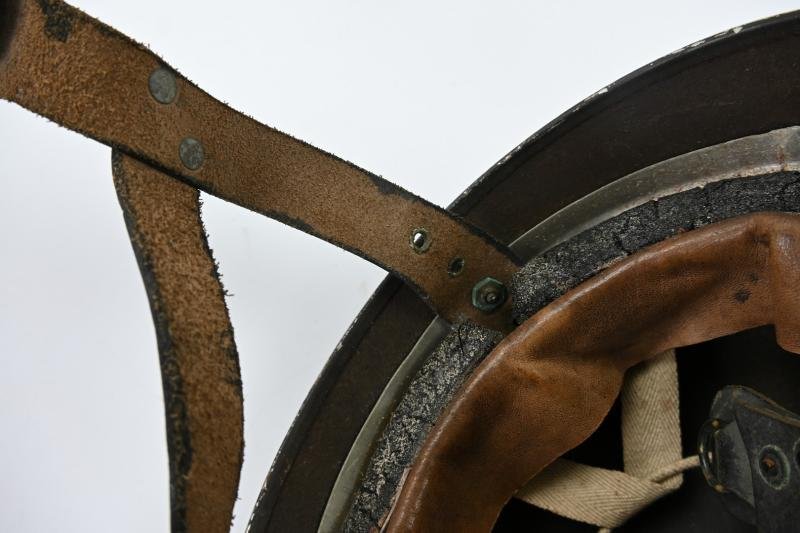 British WW2 MK1 2nd Pattern Paratrooper Combat Helmet — image 10