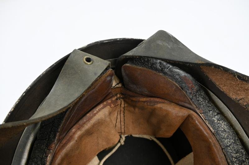 British WW2 MK1 2nd Pattern Paratrooper Combat Helmet — image 16