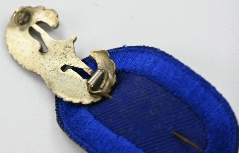 US WW2 Airborne Gliderwing British Made with Oval — image 5