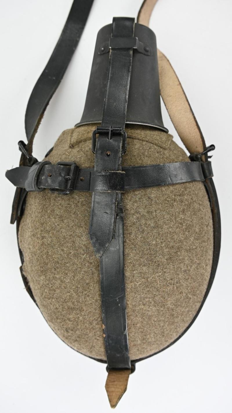 German WH Medic/ GBJ Canteen — image 3