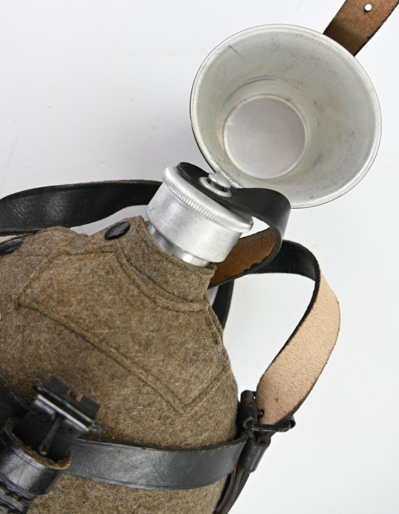 German WH Medic/ GBJ Canteen — image 8