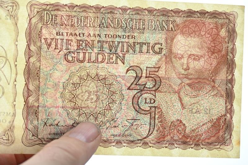 Dutch WW2 Period Banknote 25 Guldens — image 6