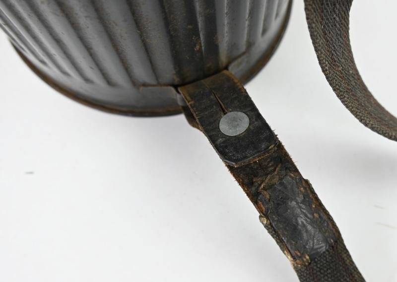 German Luftschutz Gasmask & Tornister — image 5
