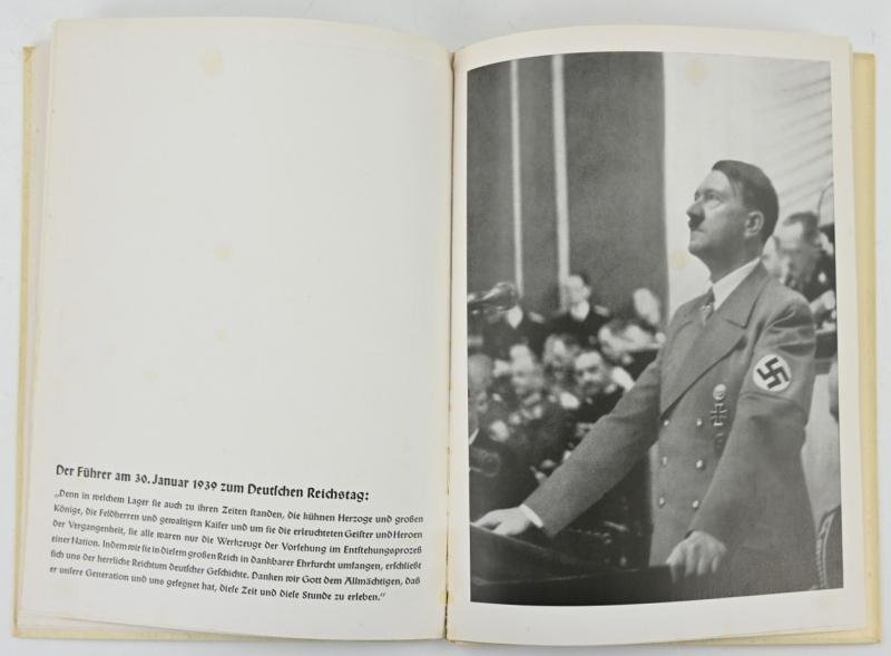 German Book: 'Das Antlitz des Führers' — image 7