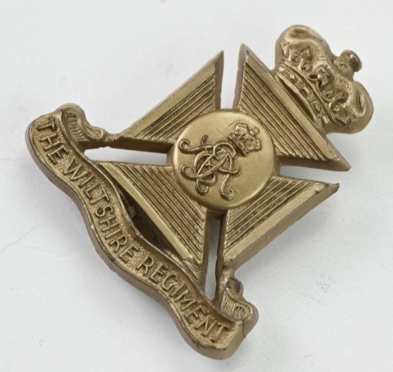 British WW2 Wiltshire Regiment Economy Cap Badge — image 3