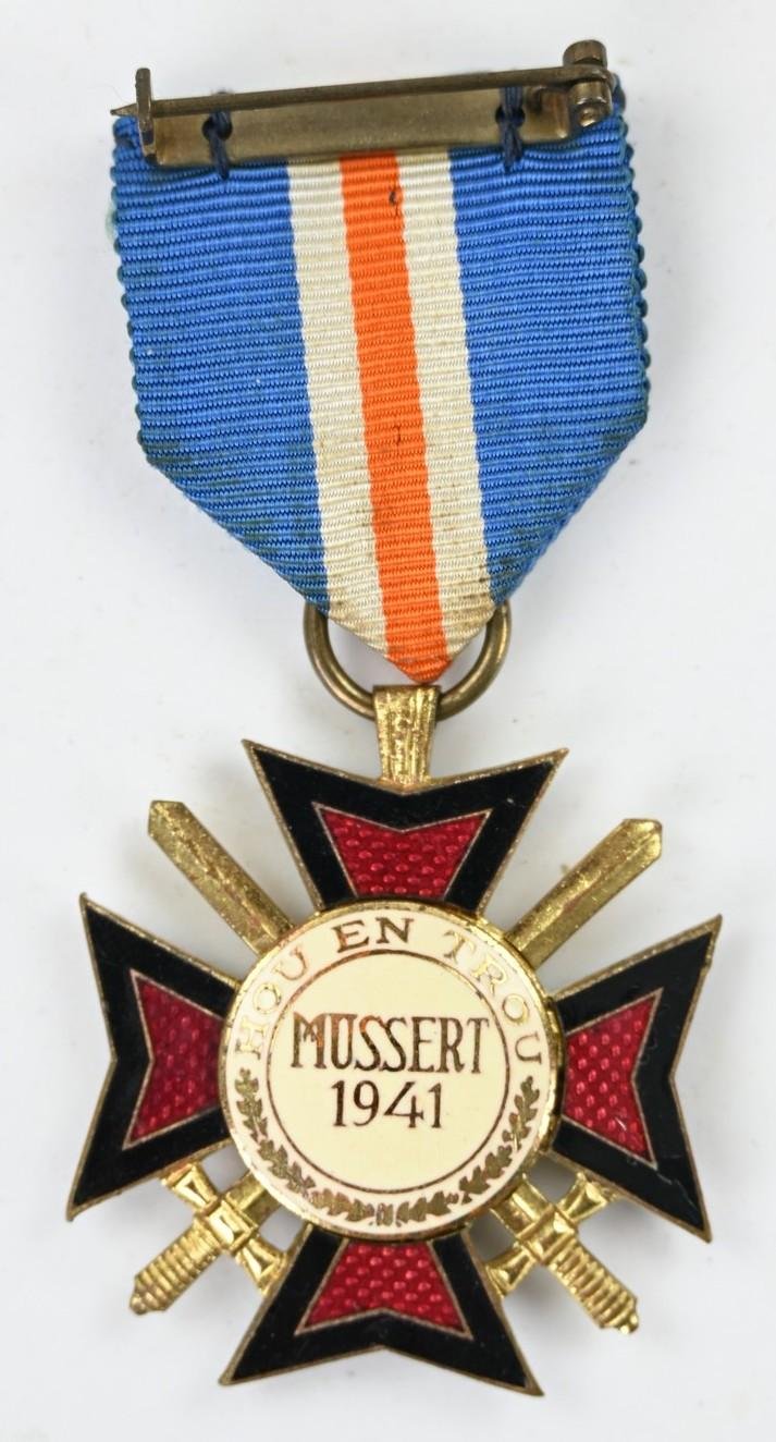 Dutch NSB Mussert Cross in Case — image 15