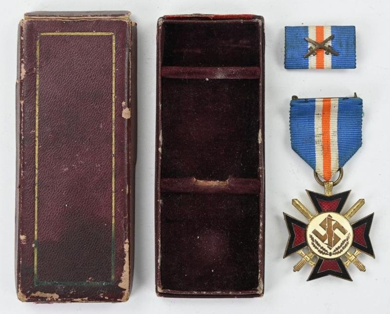 Dutch NSB Mussert Cross in Case — image 7