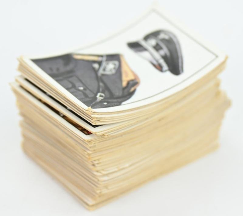 German Third Reich Cigaret Album 'Deutsche Uniformen' Picture Set — image 2