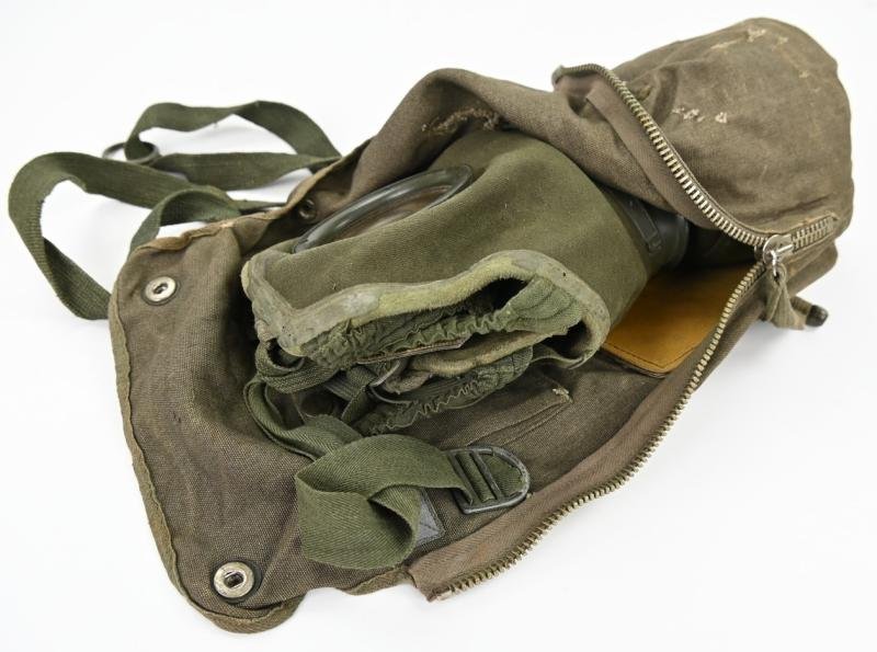 German LW FSJ Gasmask Bag with Gasmask 'edb' — image 14