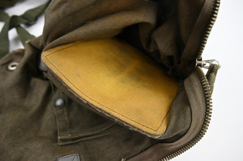 German LW FSJ Gasmask Bag with Gasmask 'edb' — image 16