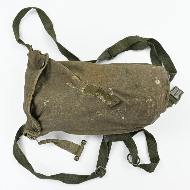 German LW FSJ Gasmask Bag with Gasmask 'edb' — image 3