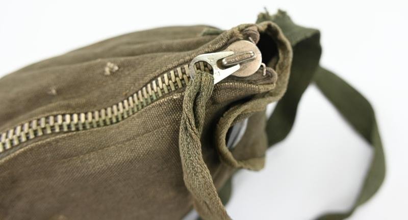 German LW FSJ Gasmask Bag with Gasmask 'edb' — image 9