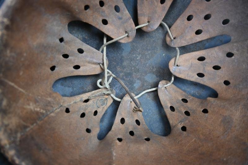 German LW M40 SD Combat Helmet with Full Wire Basket — image 16