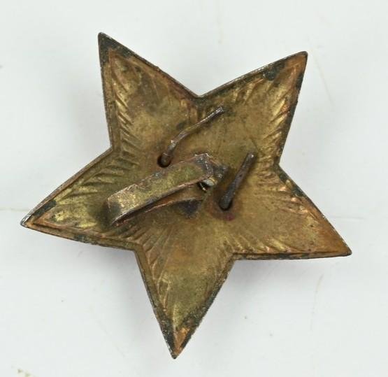 Sovjet WW2 Red Star Cap Badge — image 3