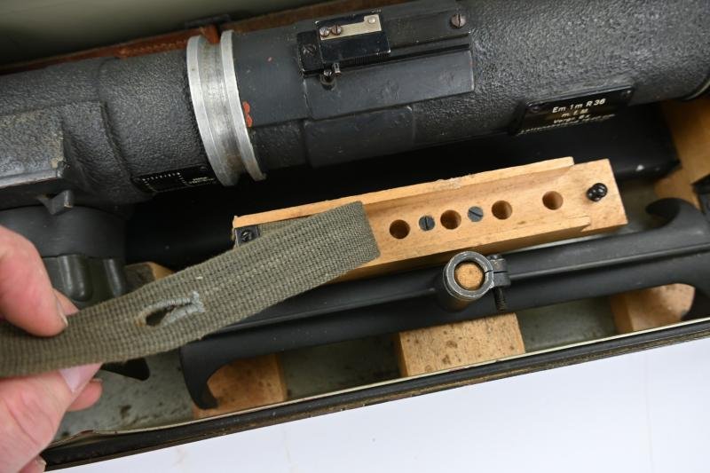 German WH Rangefinder EM 1mR 36 in Case — image 12