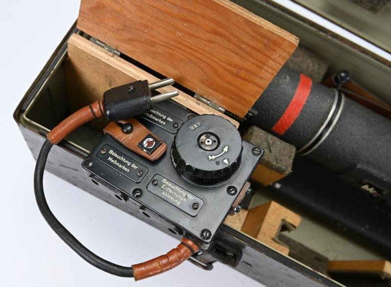 German WH Rangefinder EM 1mR 36 in Case — image 9