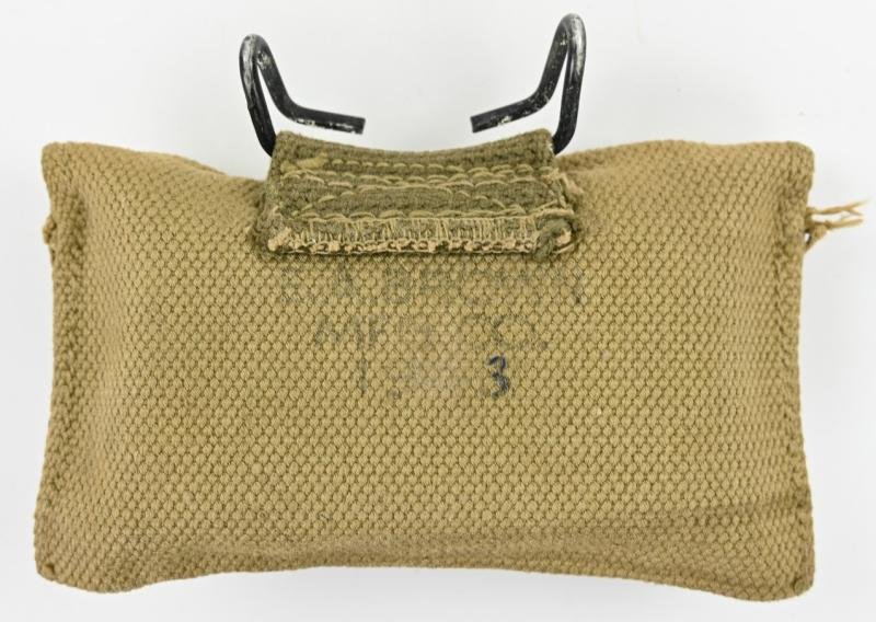 US WW2 M-1924 First Aid Pouch with First Aid Kit — image 2