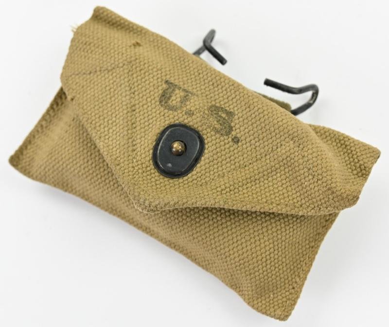 US WW2 M-1924 First Aid Pouch with First Aid Kit — image 3