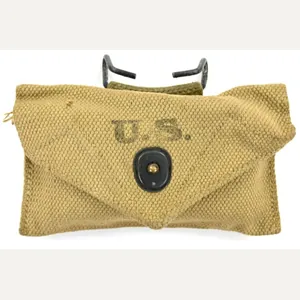 US WW2 M-1924 First Aid Pouch with First Aid Kit
