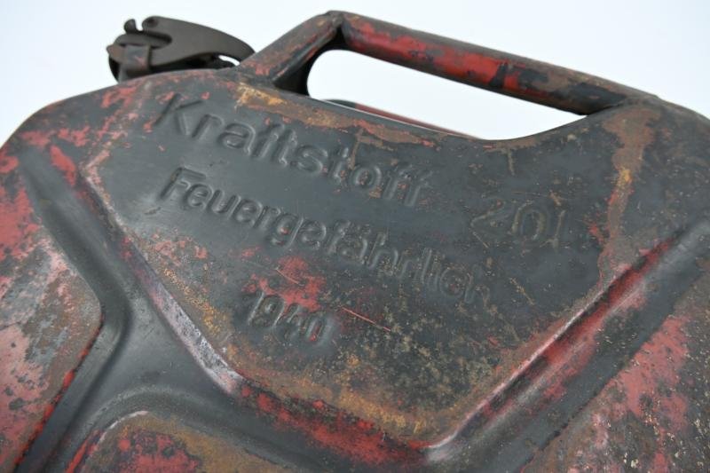German WH 20 Liter Gasoline Jerrycan 1940 — image 12