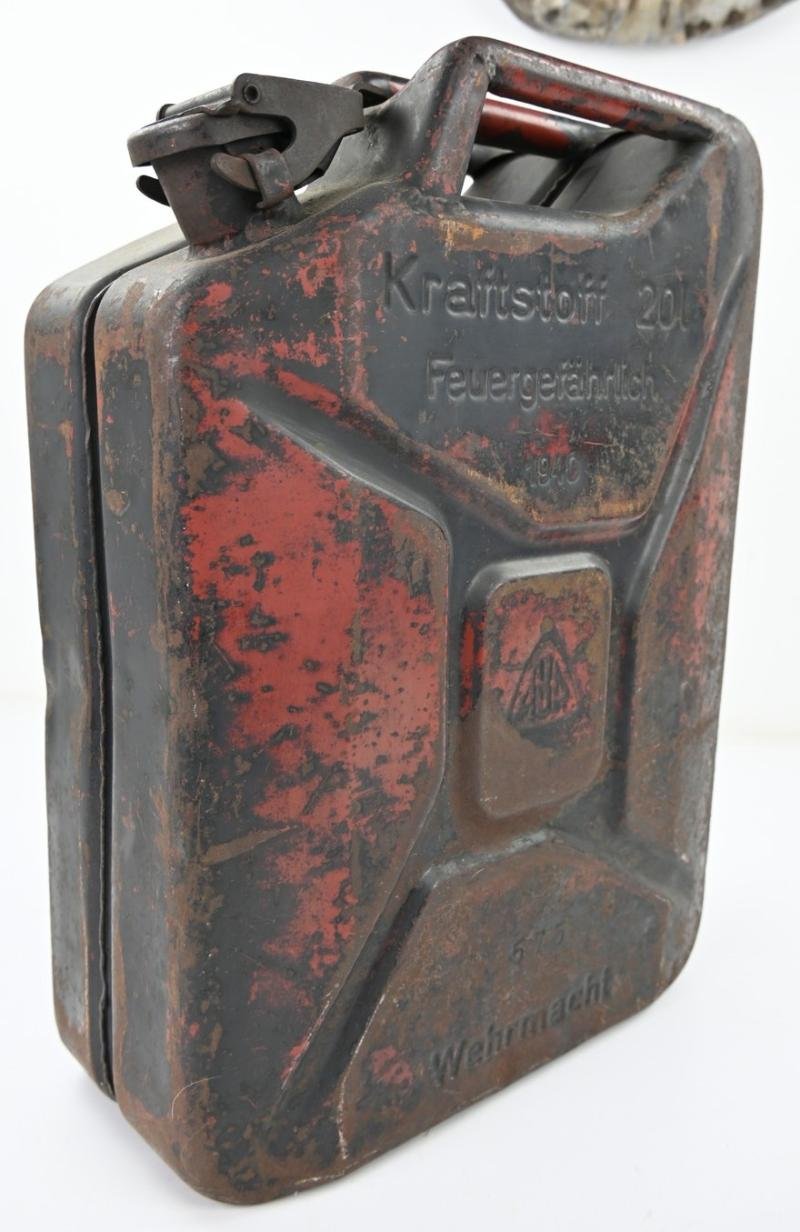 German WH 20 Liter Gasoline Jerrycan 1940 — image 3