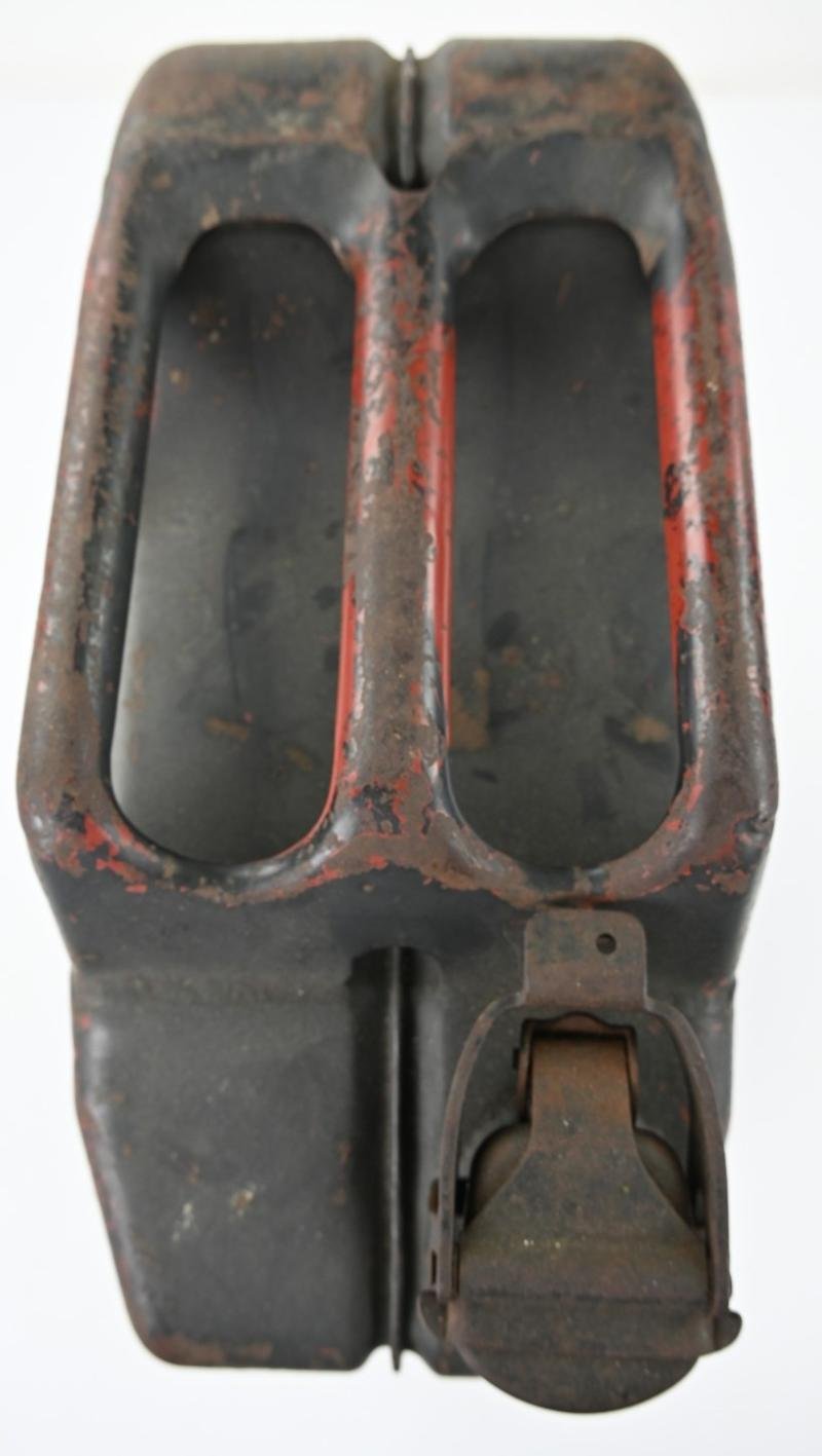German WH 20 Liter Gasoline Jerrycan 1940 — image 4