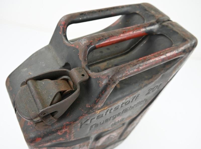 German WH 20 Liter Gasoline Jerrycan 1940 — image 5