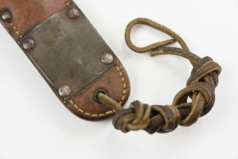 US WW2 Paratrooper M3 Fighting Knife with M6 Scabbard — image 4