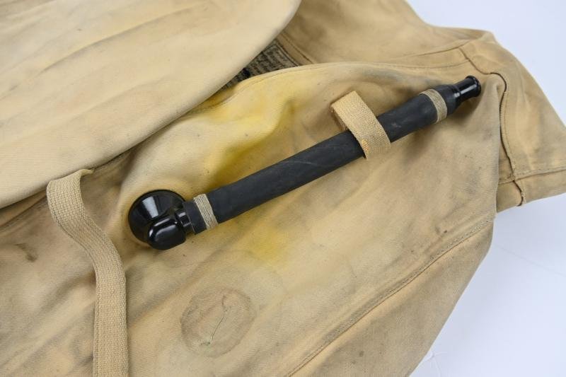 German LW Schwimmweste 10-30 B-2 — image 2