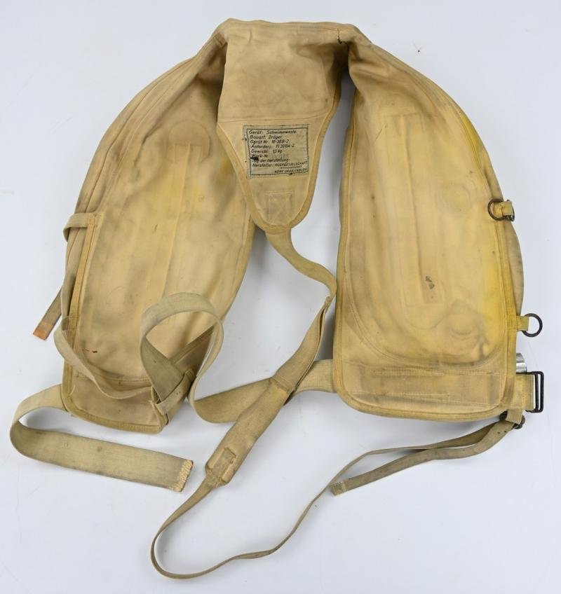 German LW Schwimmweste 10-30 B-2 — image 9