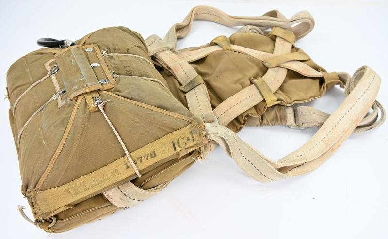 USAAF WW2 Switlik Seat Type Parachute Harness Assembly — image 10