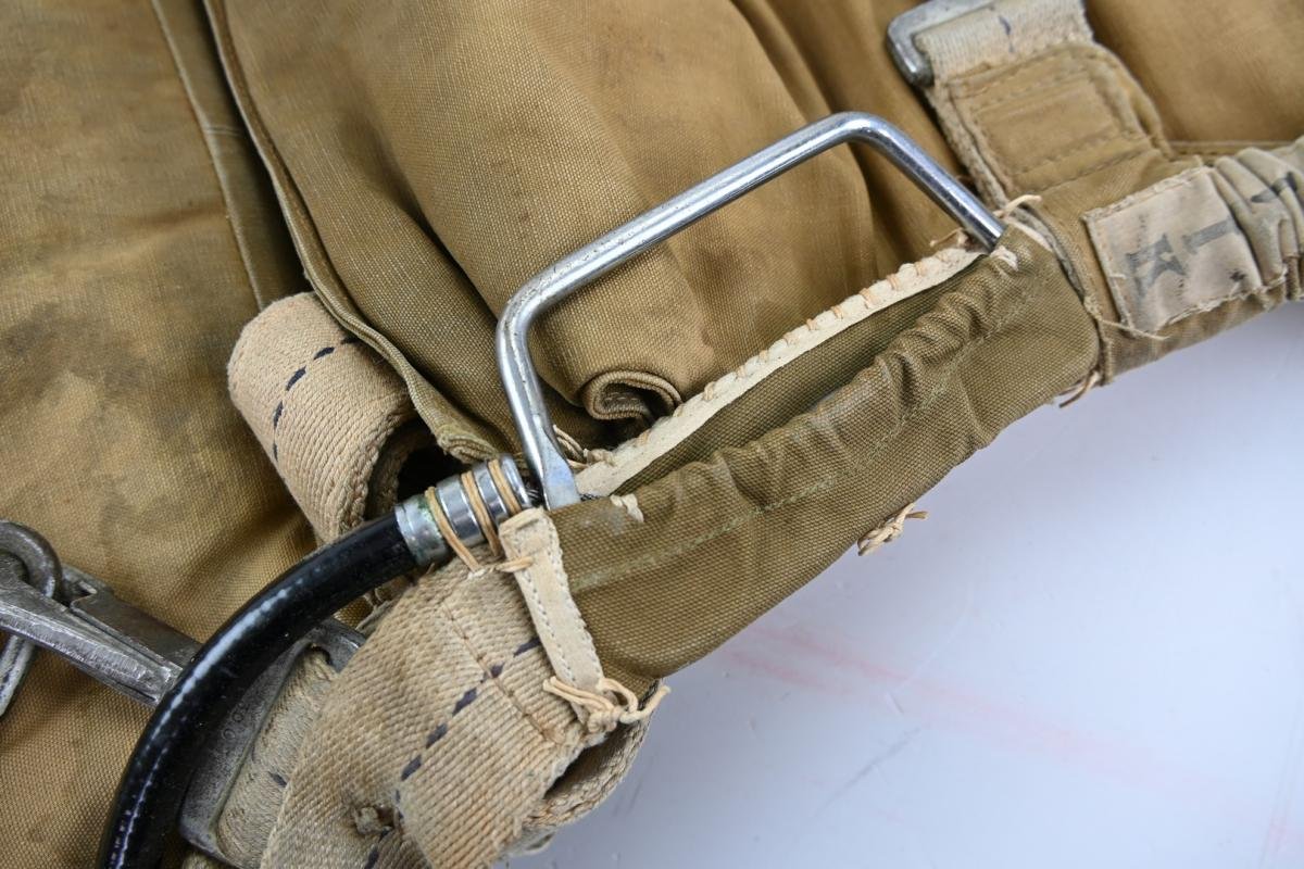 USAAF WW2 Switlik Seat Type Parachute Harness Assembly — image 17