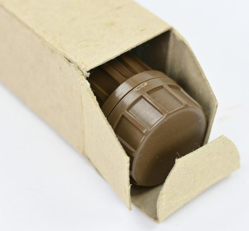 US WW2 Waterproof Matches in Case — image 3