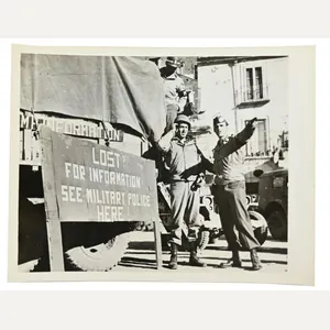 US WW2 Press Photo 'Lost in Traffic'