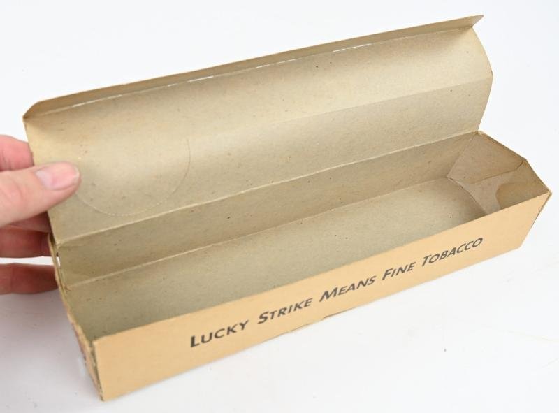 US WW2 Lucky Strike Cigarets Carton — image 2