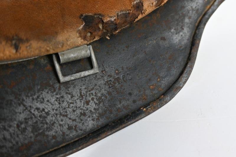 German LW M35 Camouflaged Combat Helmet — image 9