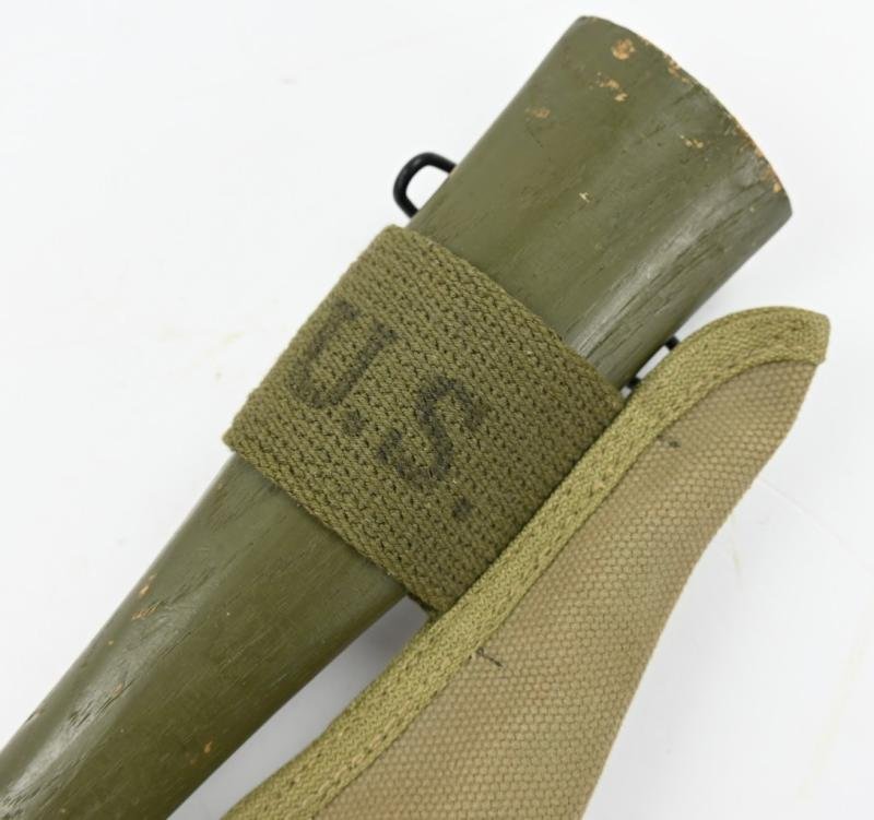 US WW2 M-1910 Pick-Mattock and carrying case — image 3