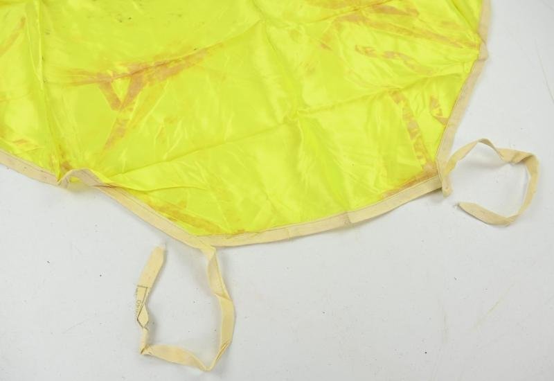 British/US WW2 Yellow Paratrooper Recognition Scarf — image 3