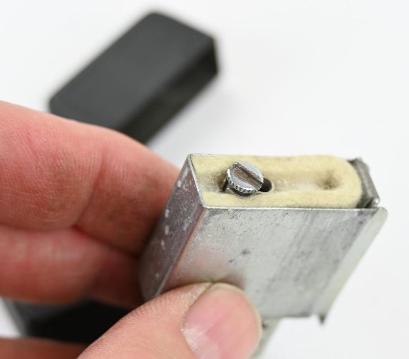 US WW2 Cigaret Lighter with original Case — image 5