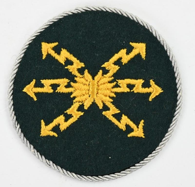 German WH Senior Radio Operator/ Signals Trade Badge — image 2