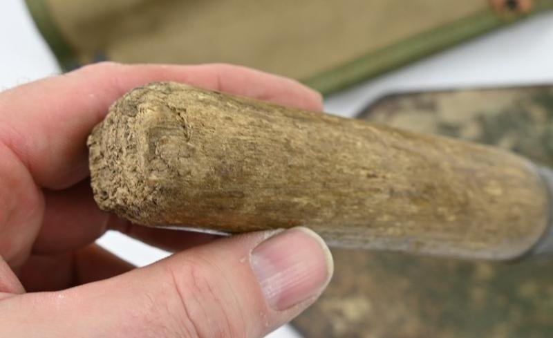 US WW2 Airborne Modified M-1943 Folding Shovel — image 7