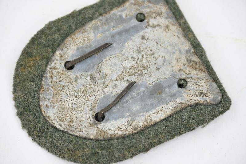 German WH Krim Campaign Shield — image 4