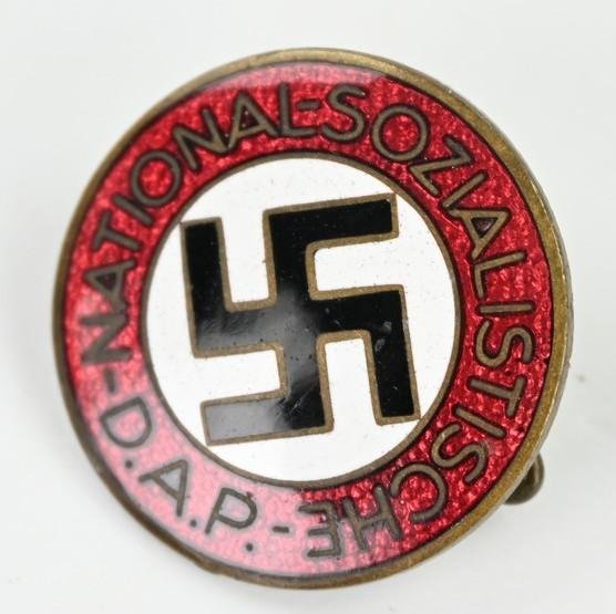 German NSDAP Party Member Badge 'M1/162' — image 2